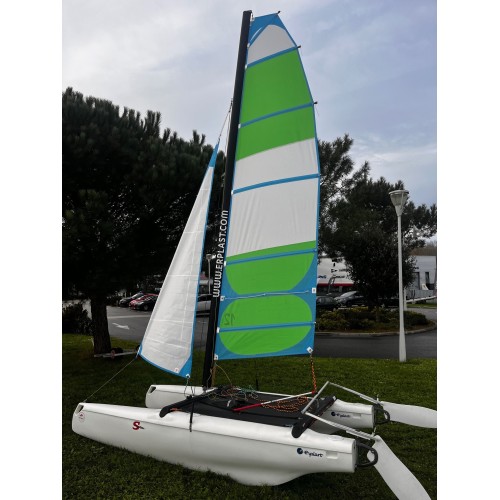 CATAMARAN ERPLAST S DEMO